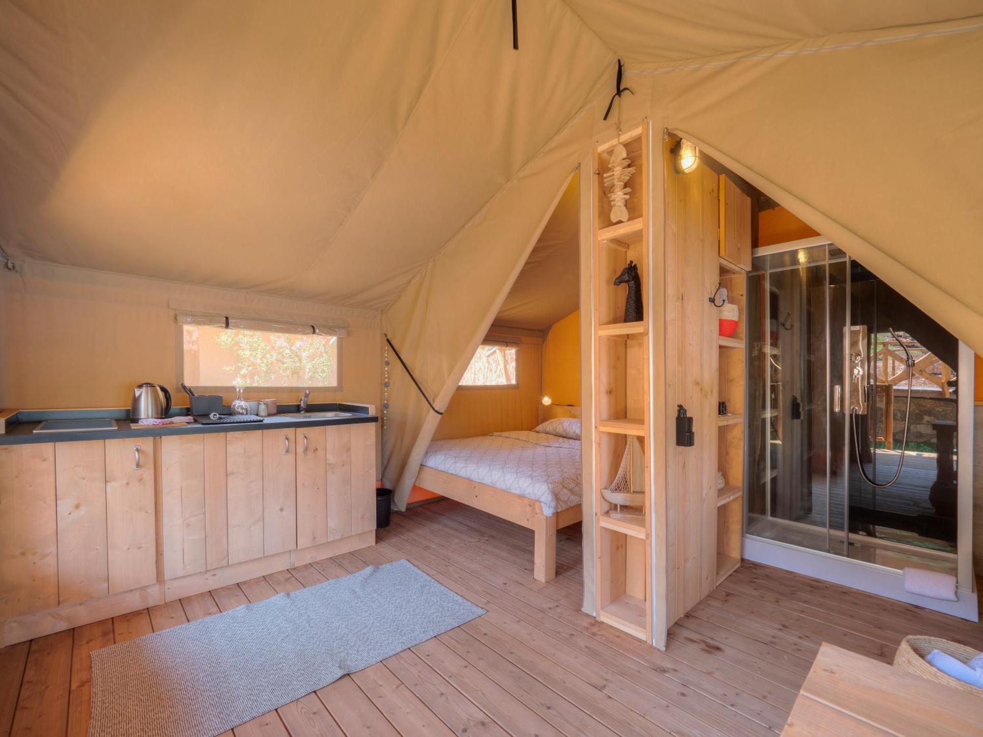 Sea Glamping Hotel โกตอร์ ภายนอก รูปภาพ