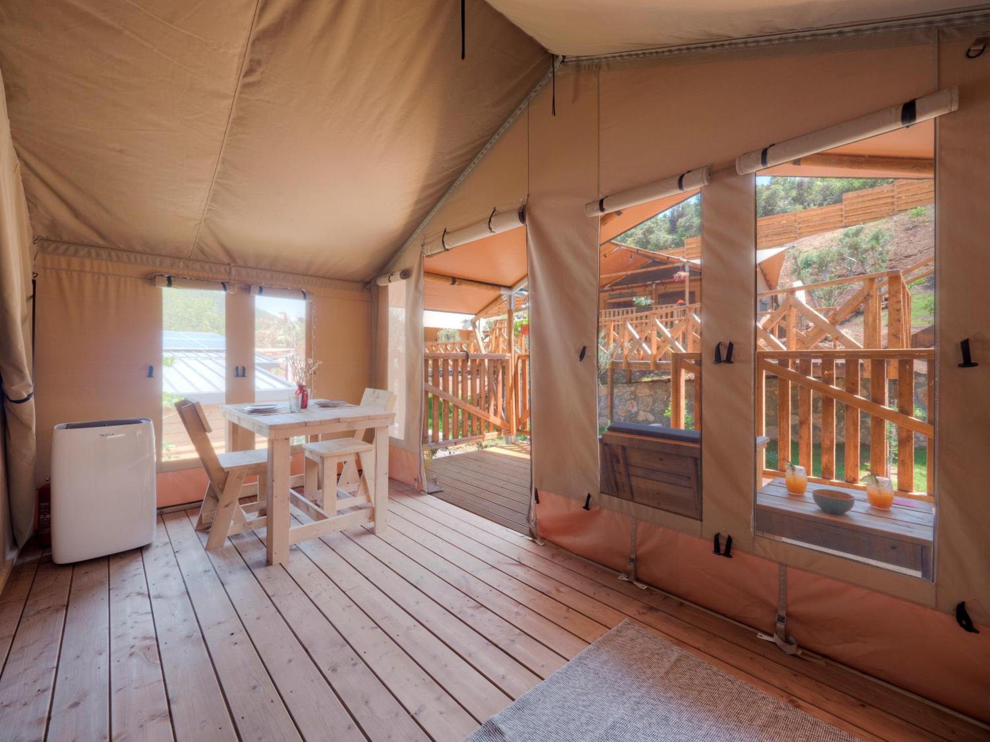Sea Glamping Hotel โกตอร์ ภายนอก รูปภาพ