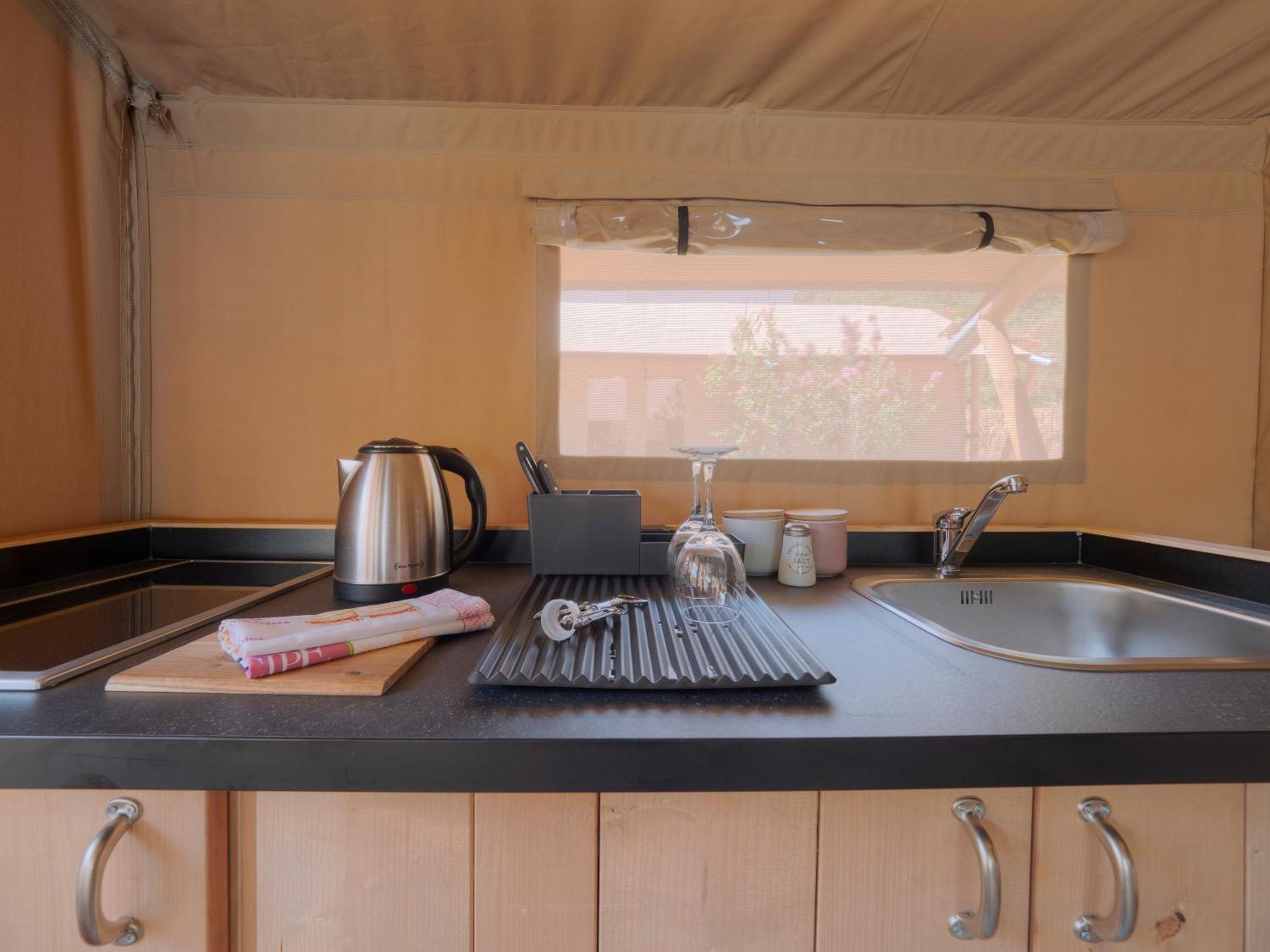 Sea Glamping Hotel โกตอร์ ภายนอก รูปภาพ