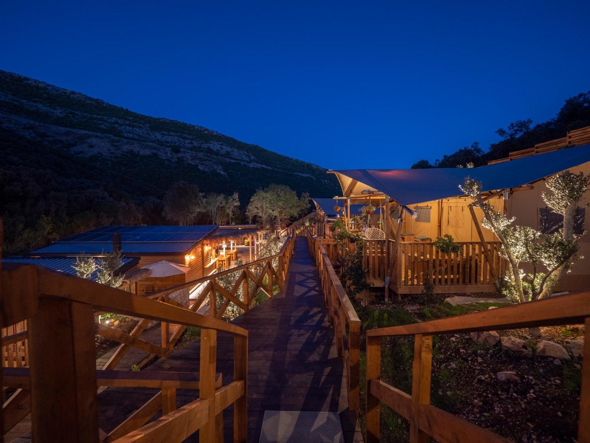 Sea Glamping Hotel โกตอร์ ภายนอก รูปภาพ