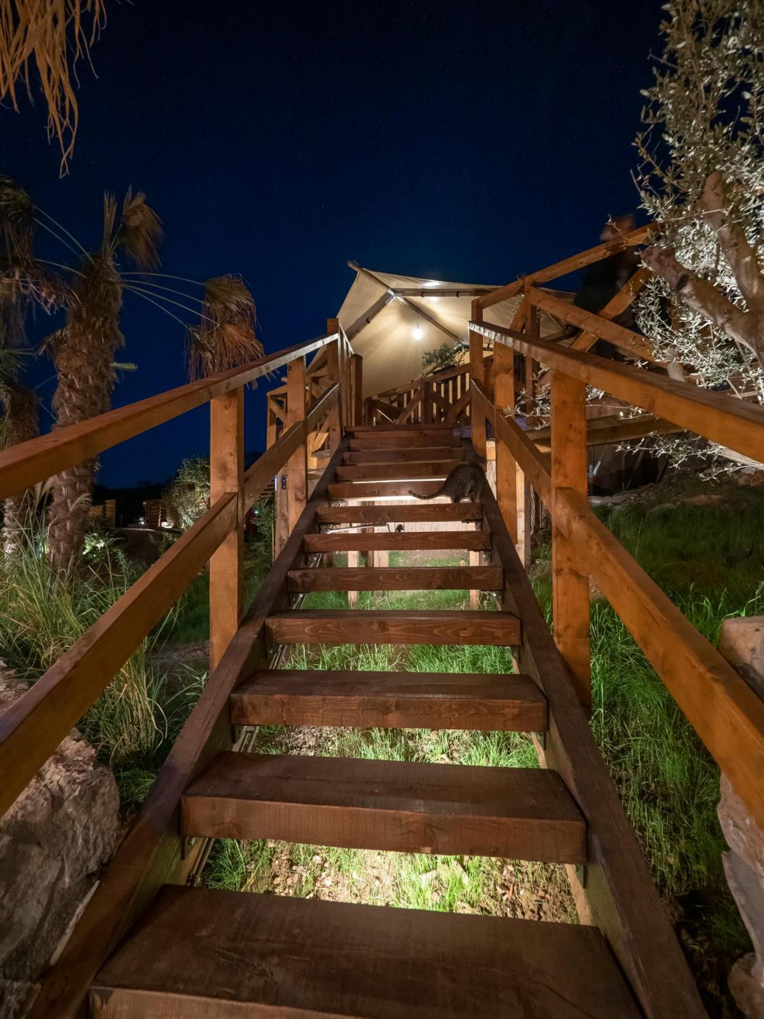 Sea Glamping Hotel โกตอร์ ภายนอก รูปภาพ