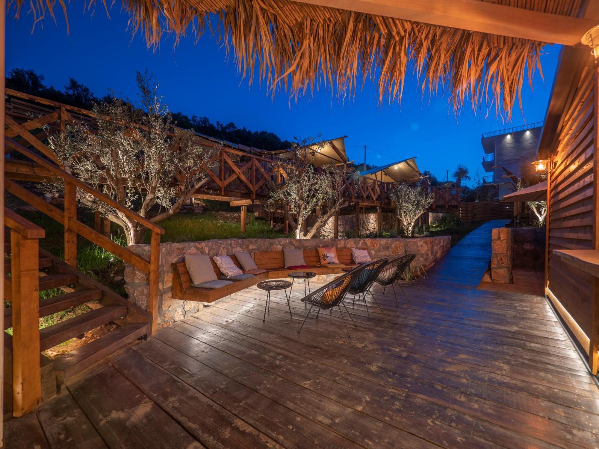 Sea Glamping Hotel โกตอร์ ภายนอก รูปภาพ