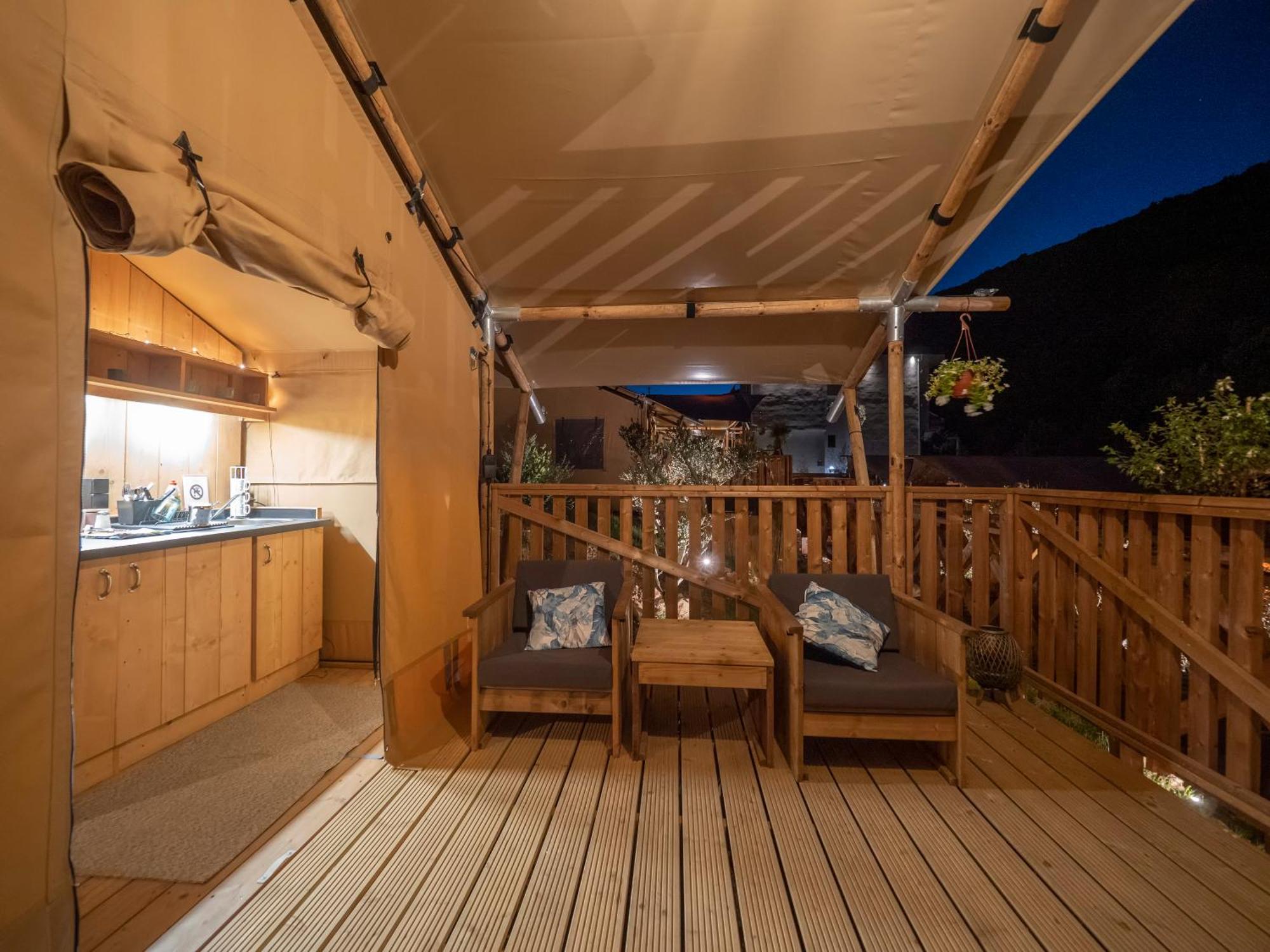 Sea Glamping Hotel โกตอร์ ภายนอก รูปภาพ