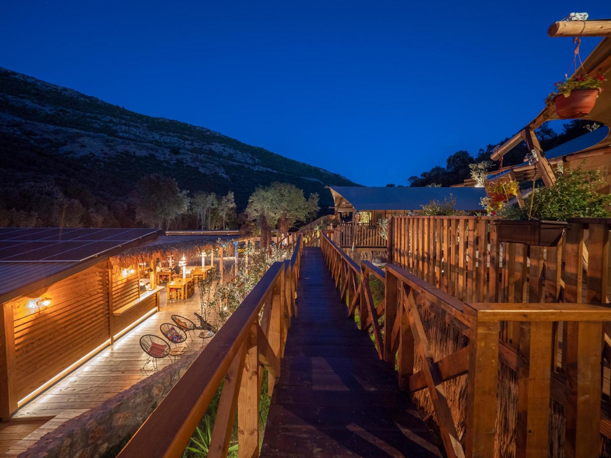 Sea Glamping Hotel โกตอร์ ภายนอก รูปภาพ
