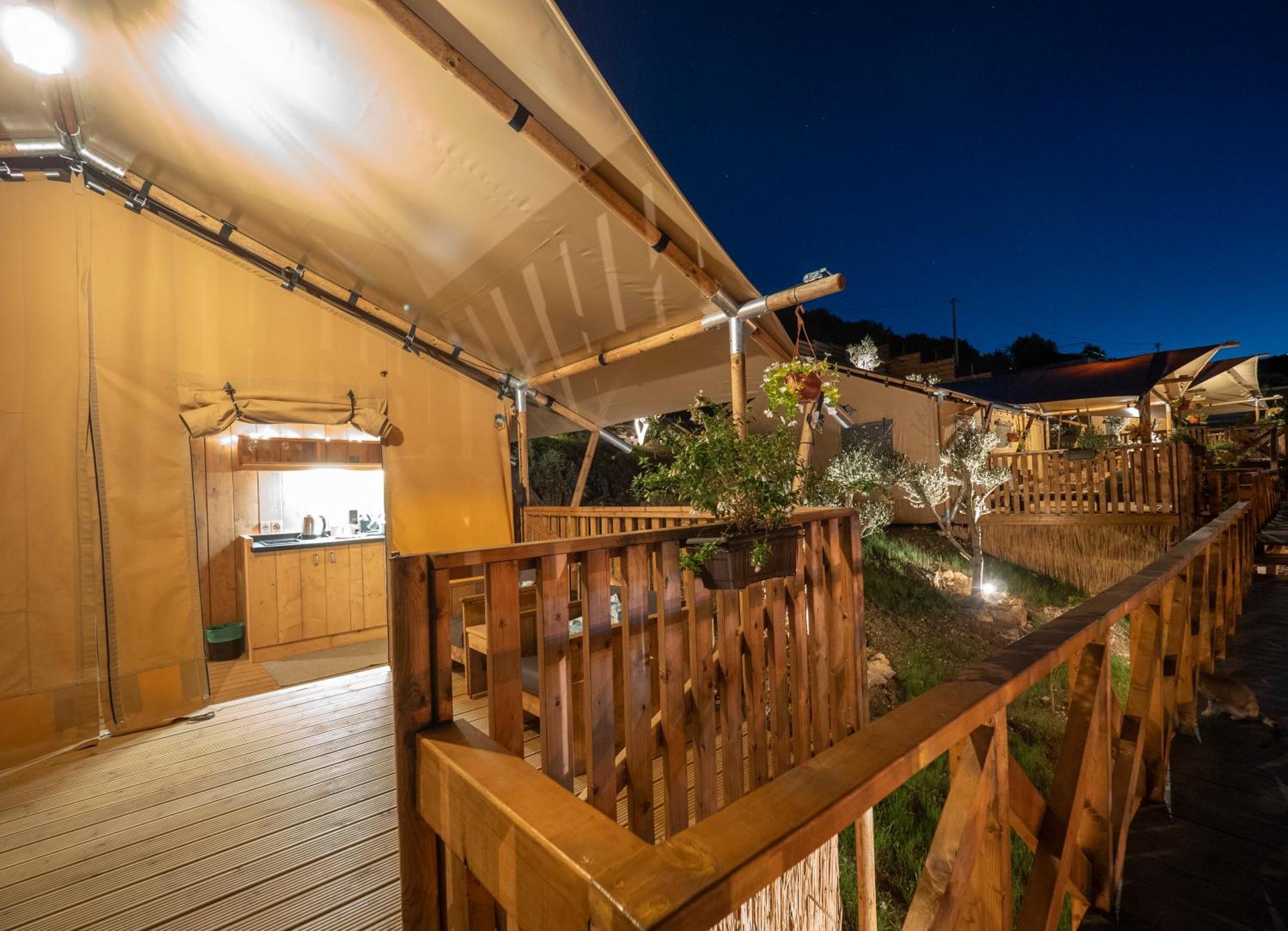 Sea Glamping Hotel โกตอร์ ภายนอก รูปภาพ