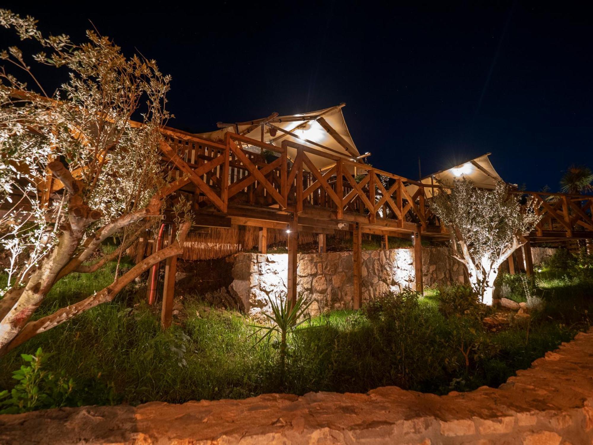 Sea Glamping Hotel โกตอร์ ภายนอก รูปภาพ