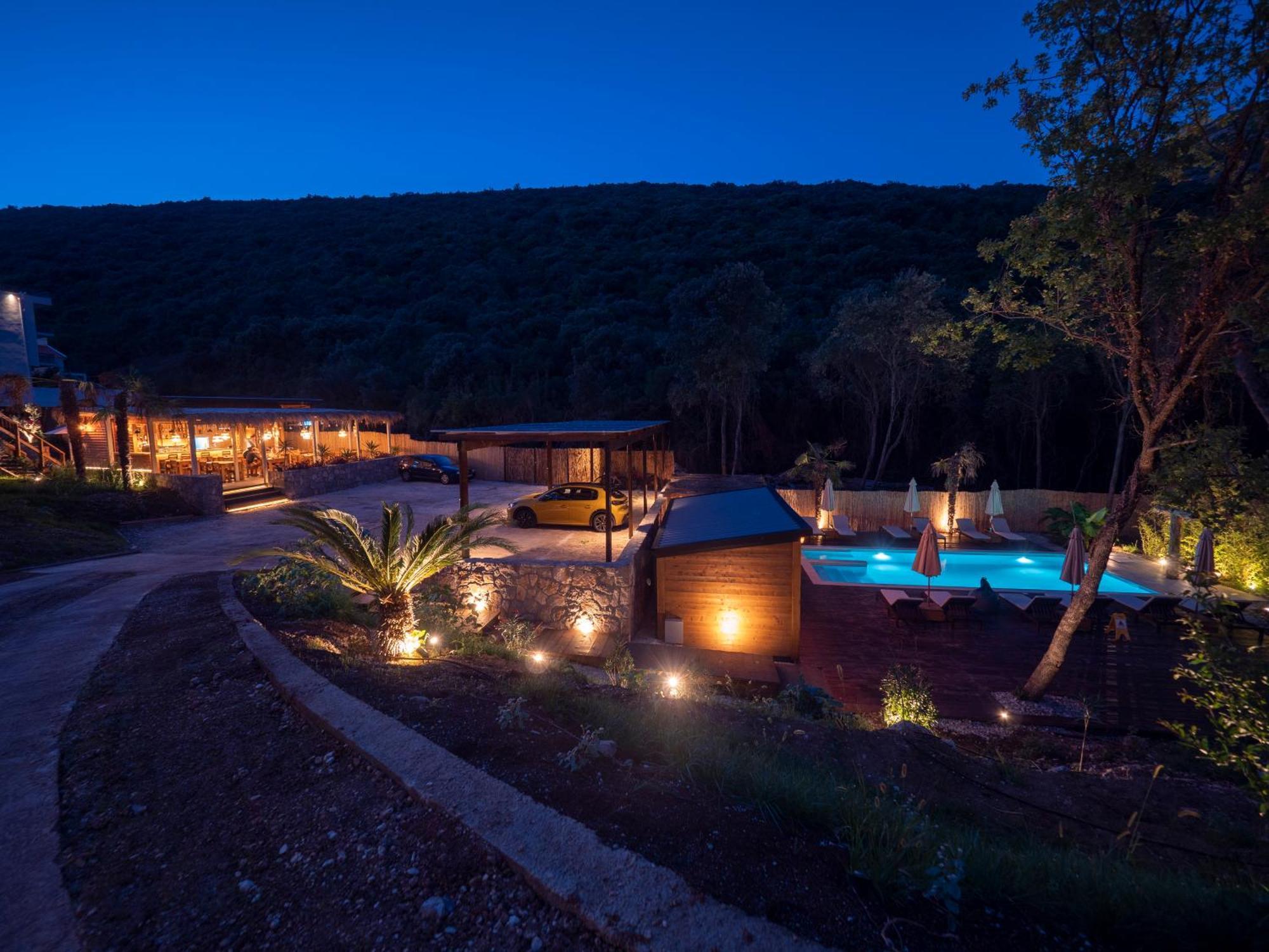 Sea Glamping Hotel โกตอร์ ภายนอก รูปภาพ