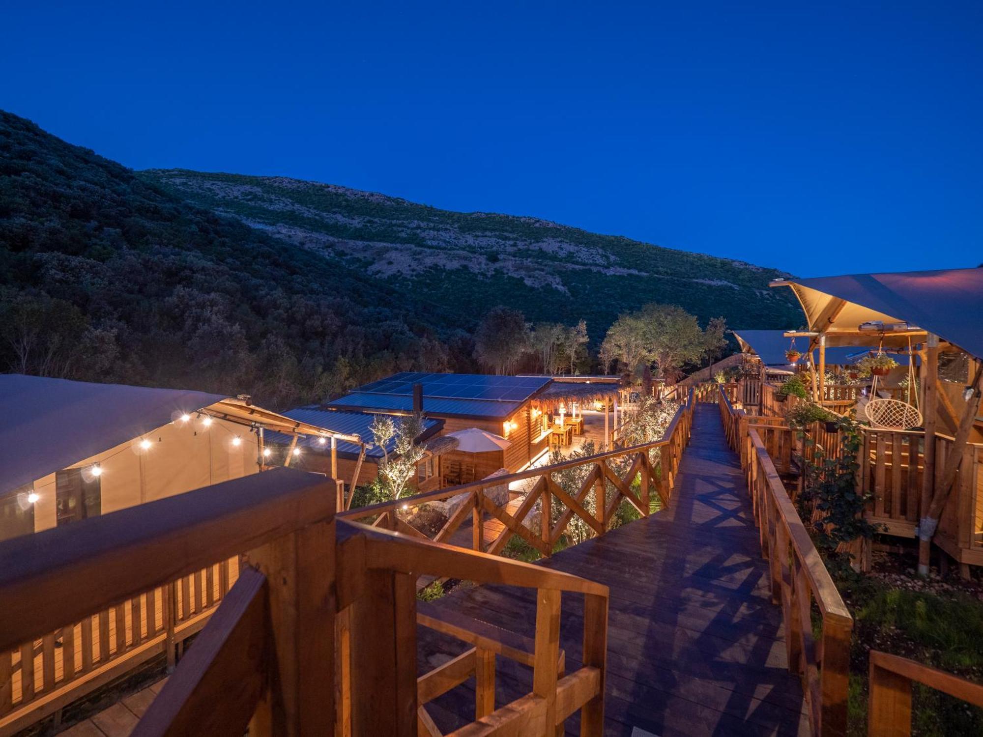 Sea Glamping Hotel โกตอร์ ภายนอก รูปภาพ